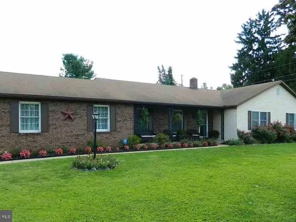2398 Marlborough Dr, York, PA 17403