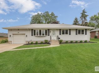 510 Pine Ave, Aurora, IL 60505