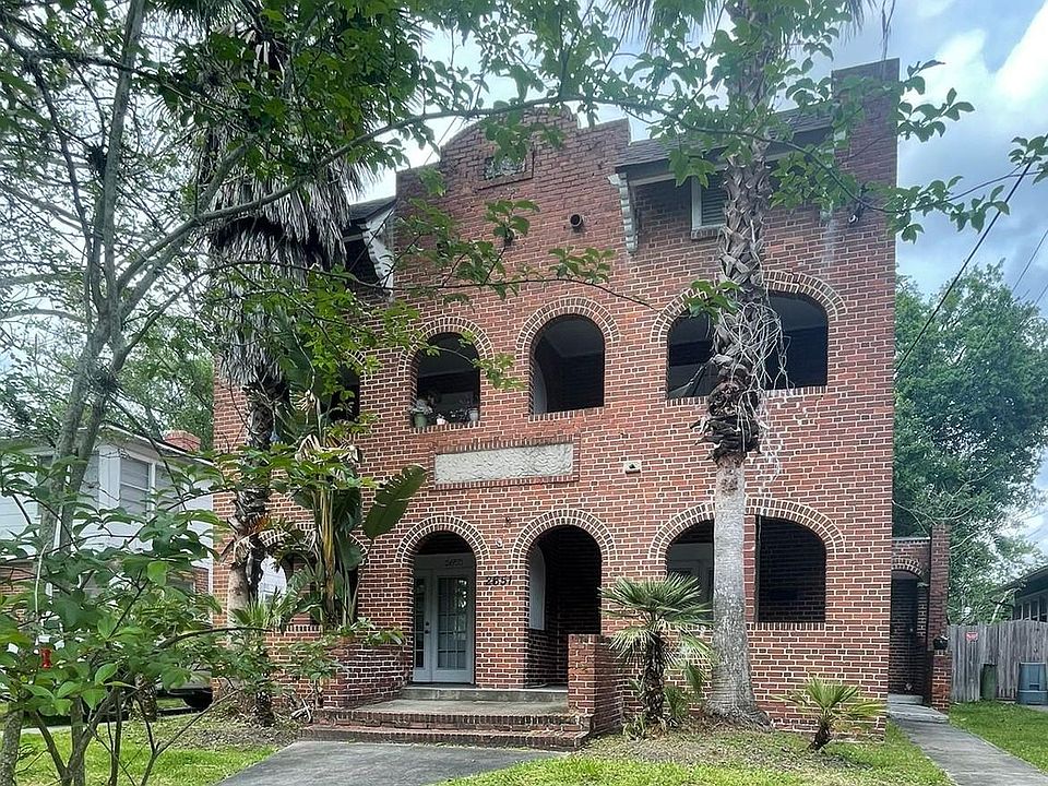 1st image of 2651 College St #2655