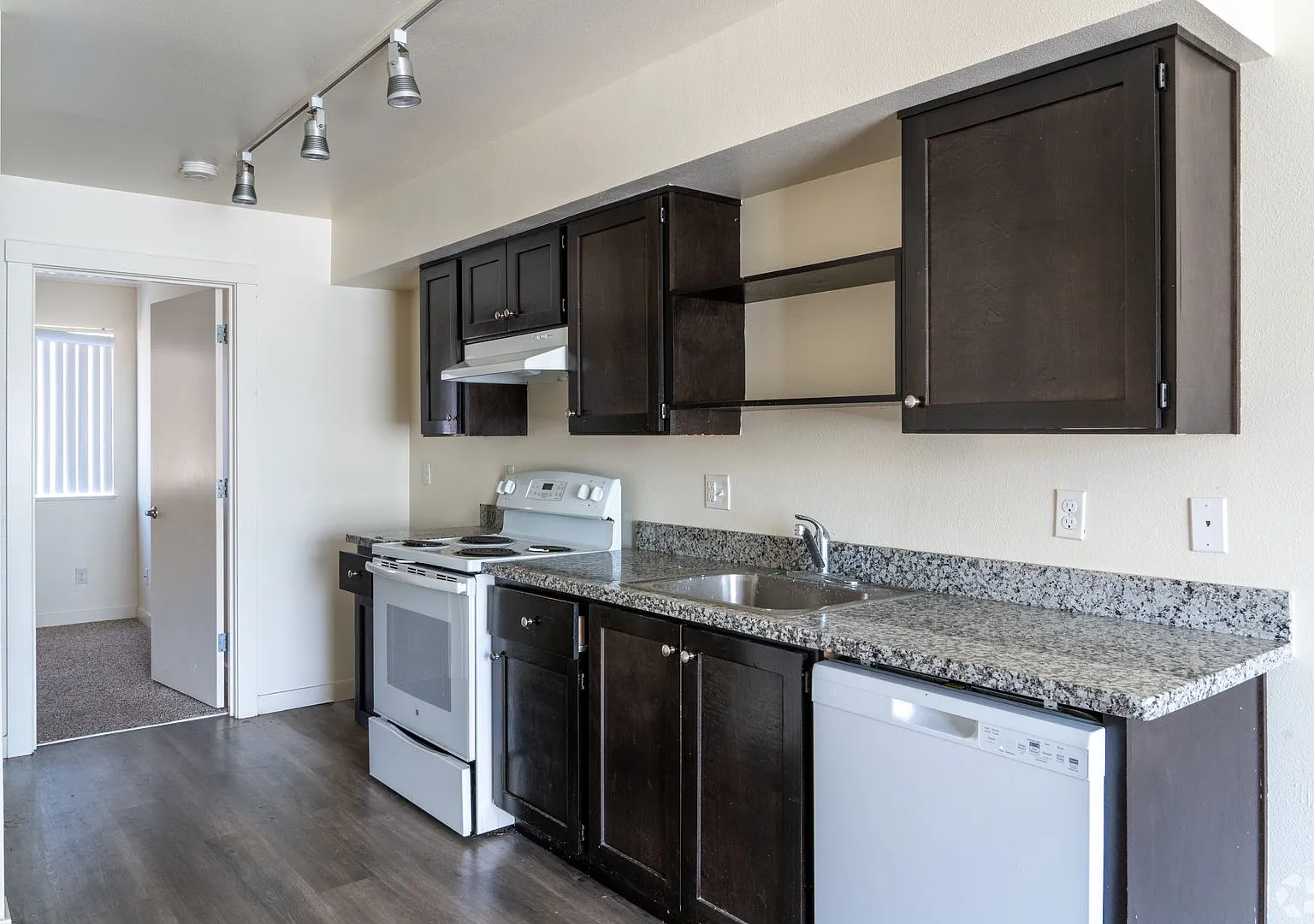 Fern Grove Apartments — Photo 4