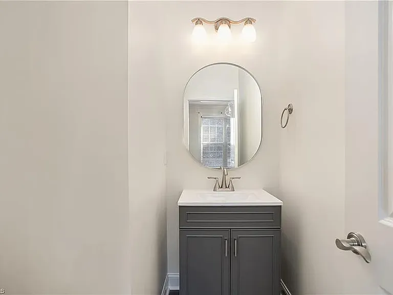 4138 Baylor St — Photo 19