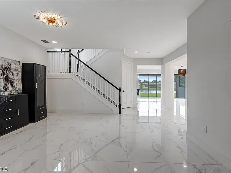 11604 Meadowrun Cir — Photo 4