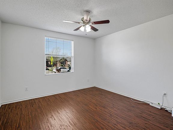 4th image of 3813 Kathryn Way