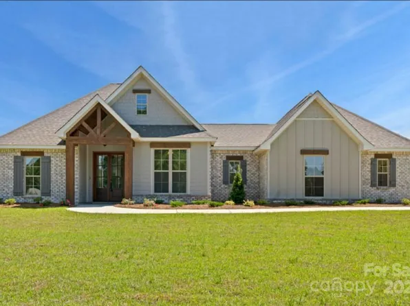 108 Denton Ct, Mount Gilead, NC 27306