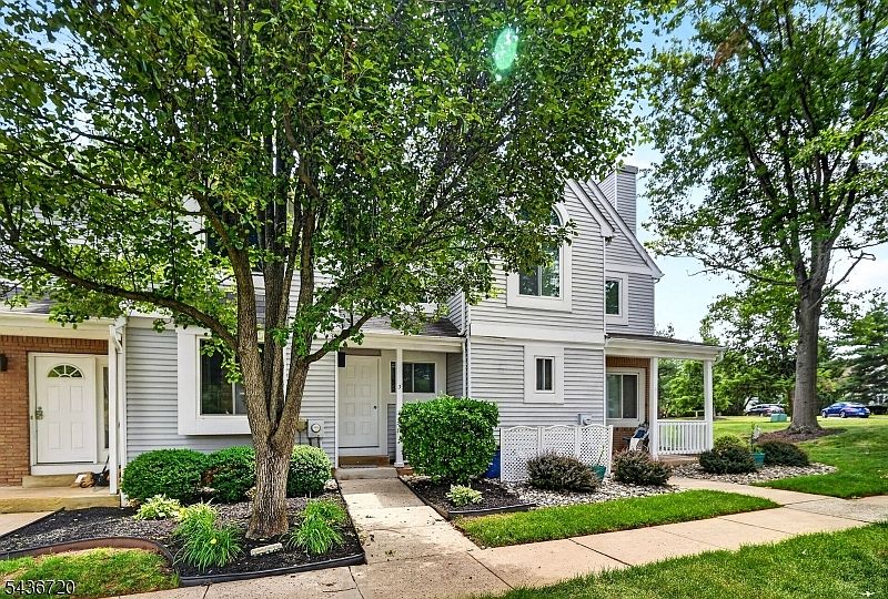 1st image of 3 Whitehall Ct