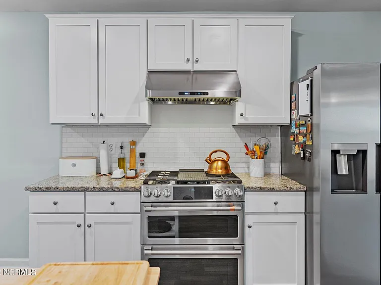 680 Aurora Pl — Photo 8