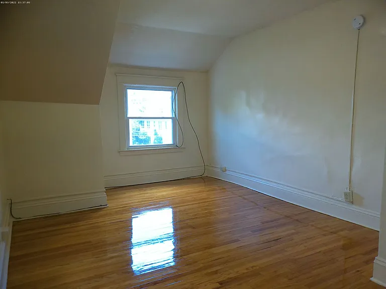 2406 E Genesee St — Photo 21