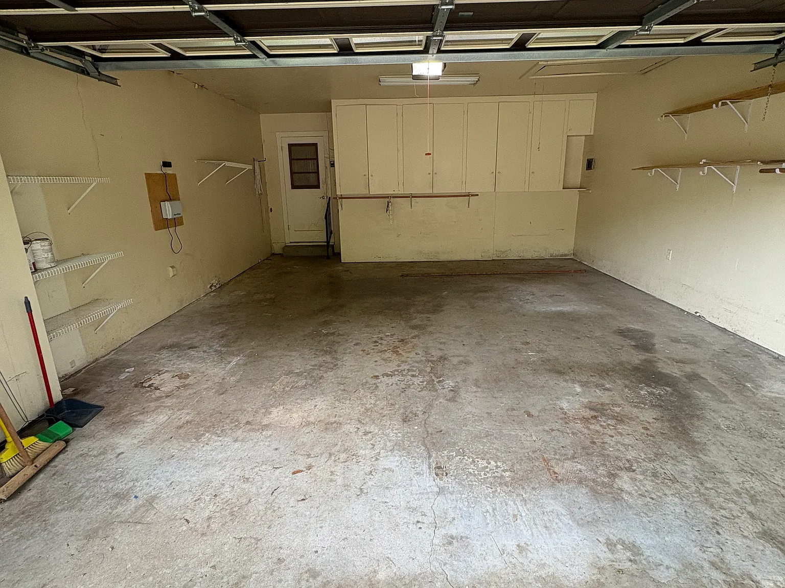 2051 N Woodland St — Photo 3