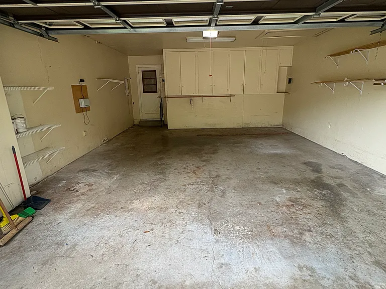2051 N Woodland St — Photo 3