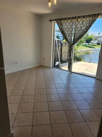 11425 NW 76th Ter — Photo 12