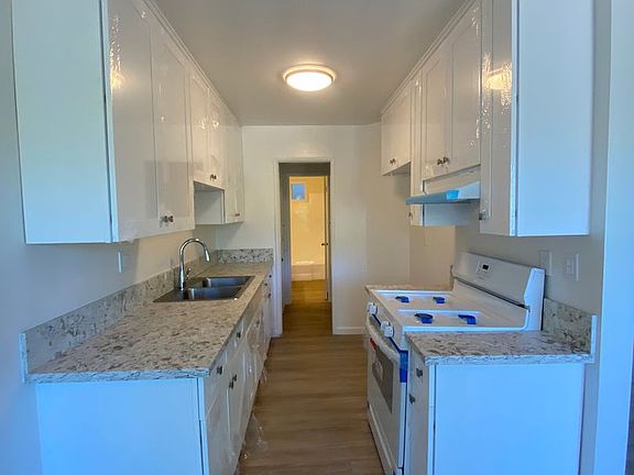 3rd image of 614 W Stocker St #D