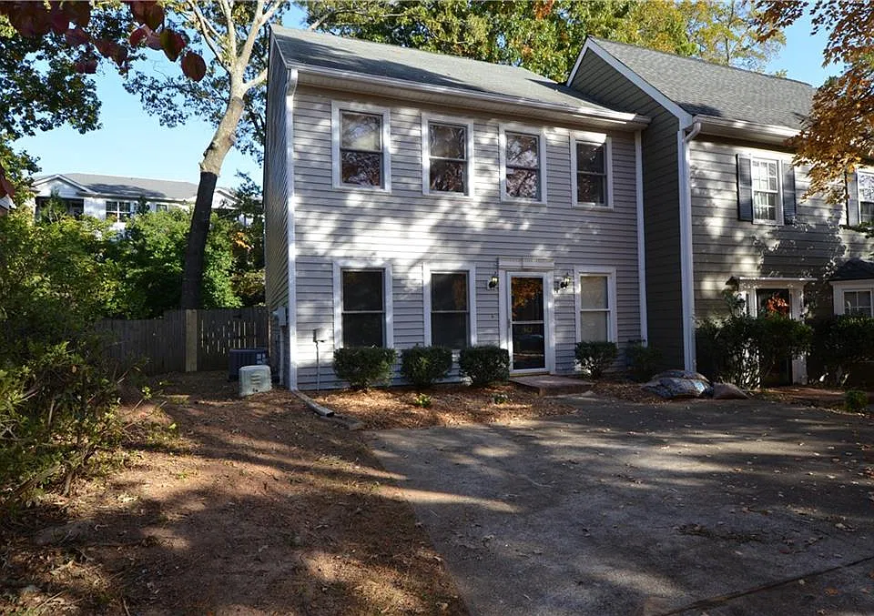 1367 Old Virginia Ct SE