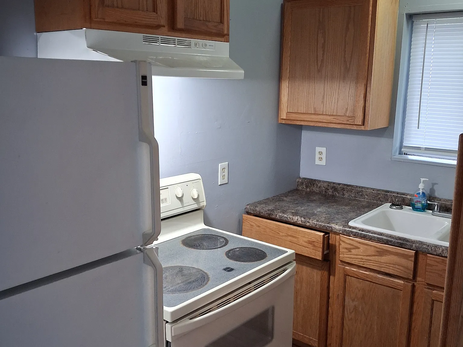 5 bed, 1370 sqft, $2,450 — Photo 3