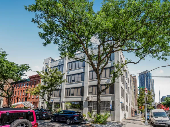 497 Pacific Street image 22 of 23