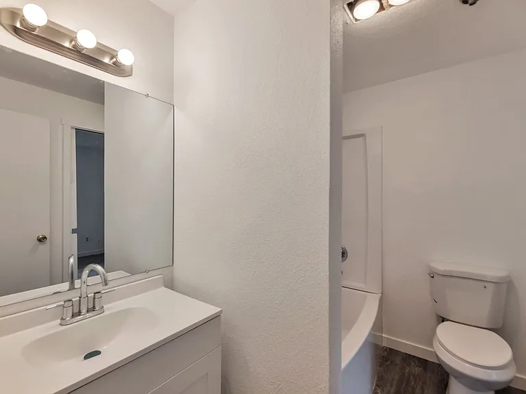 1702 C St SE #B — Photo 13