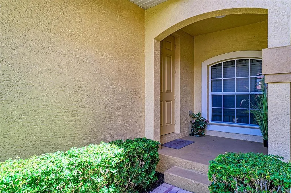 3 bed, 2.0 bath, 1812 sqft, $2,600 — Photo 3