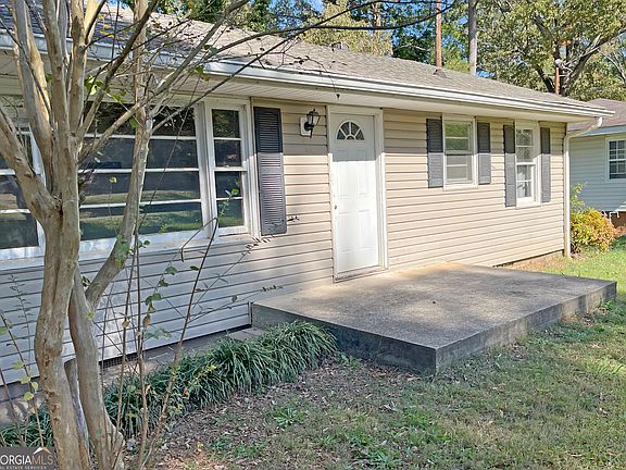 3rd image of 9 Wisteria Dr SE