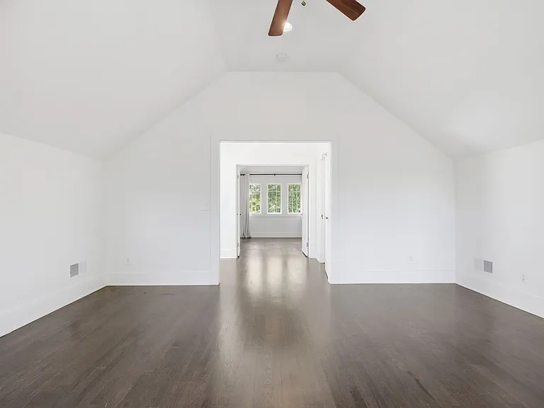 227 Carden Ave — Photo 49
