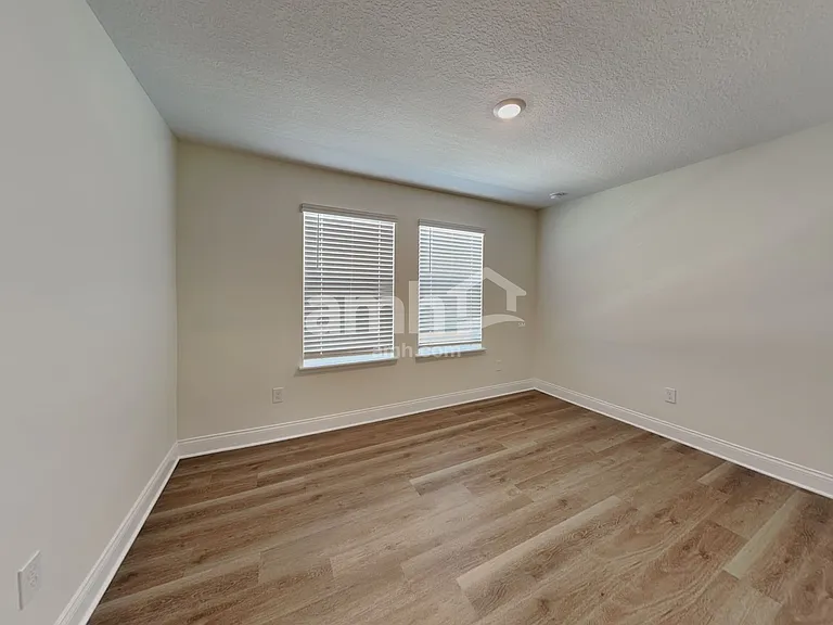 16392 Aubergine Aly — Photo 21
