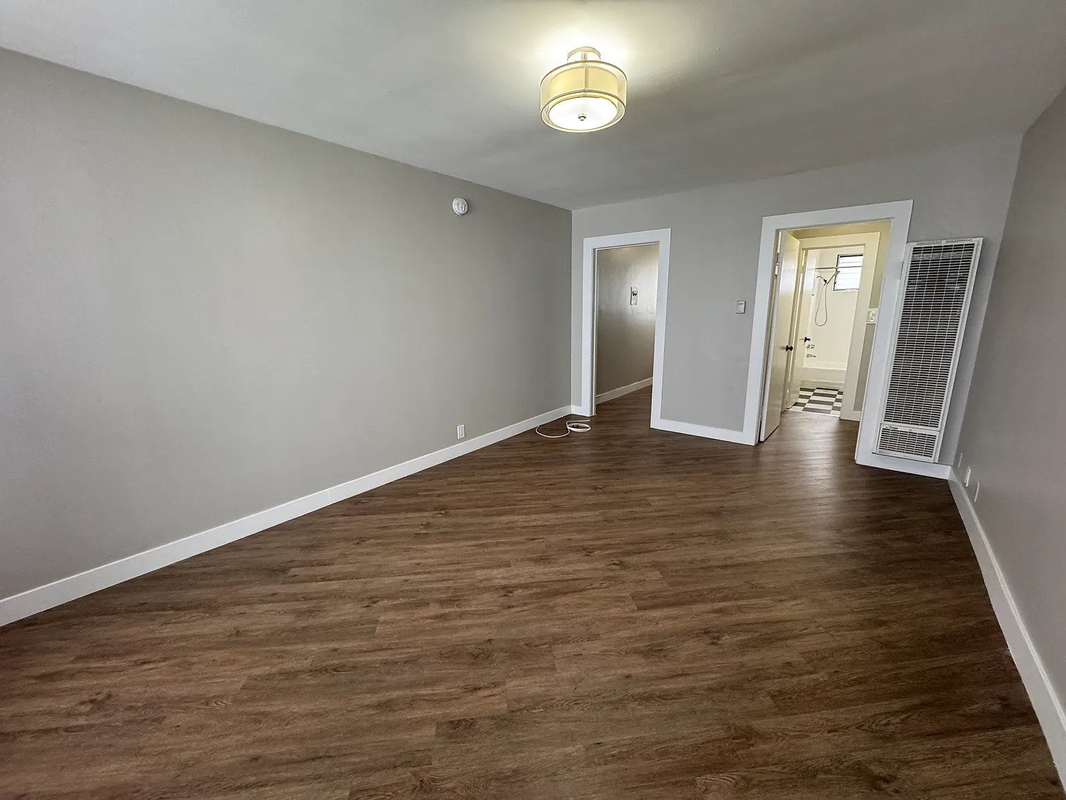 Studio, 400 sqft, $1,645 — Photo 4