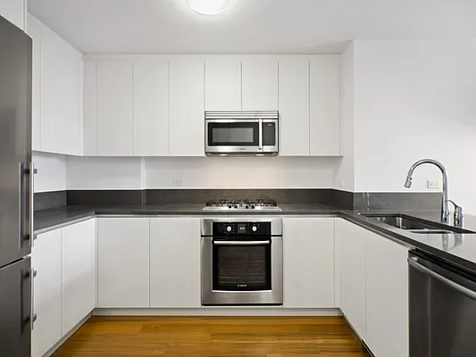 Sold by Sotheby's International Realty | media 10