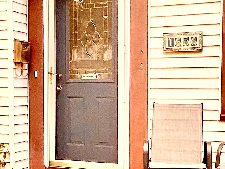 1656 W Troy Ave — Photo 5