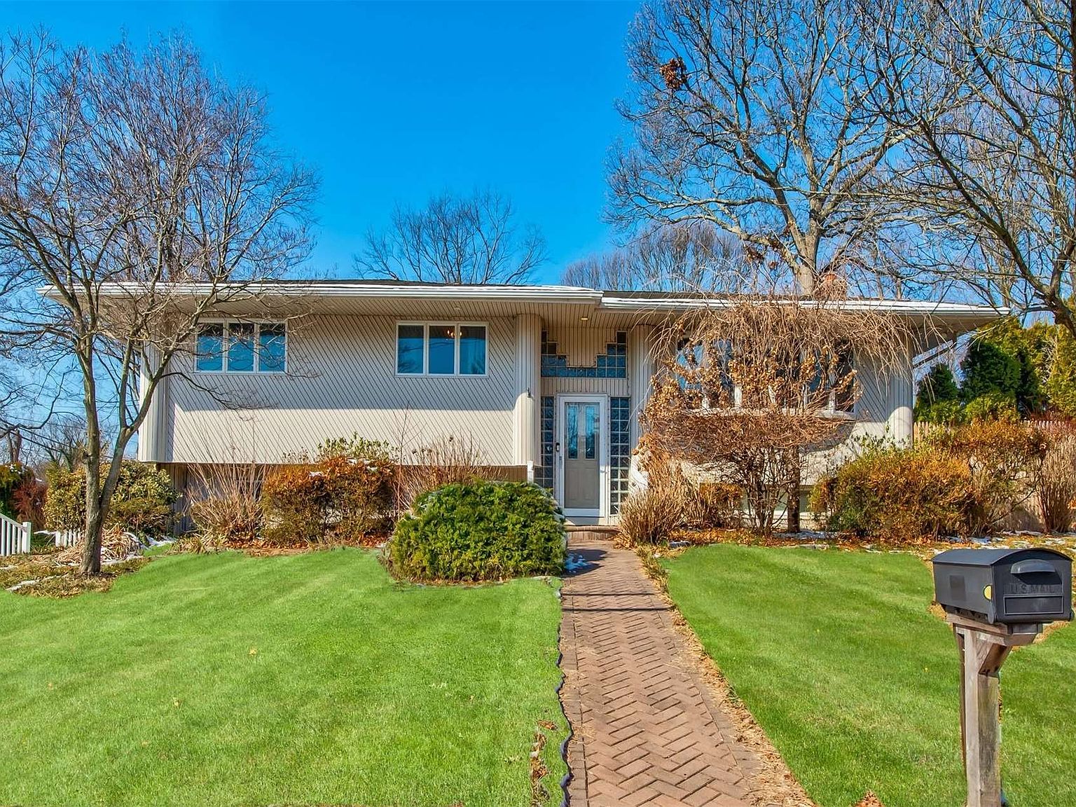 62 Eatons Neck Road, Northport, NY 11768 Zillow