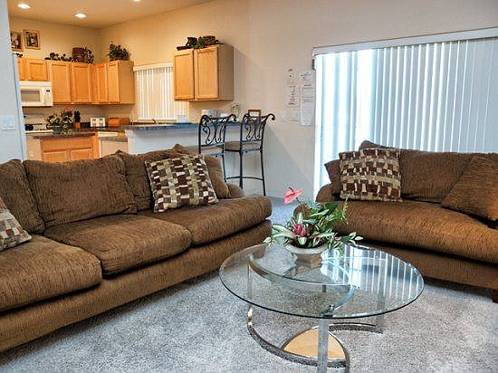 HG5P101SP-family-room