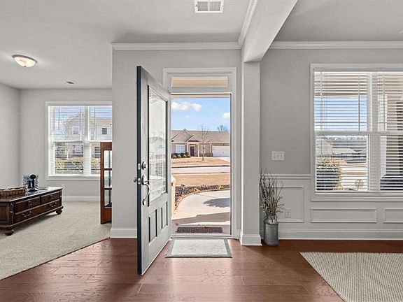 5th image of 197 Meriwether Ln