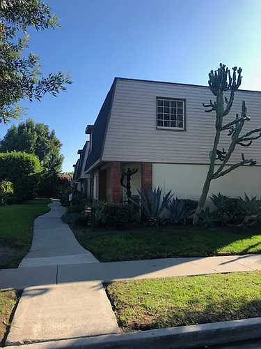 20368 Flora Ln Photo 1