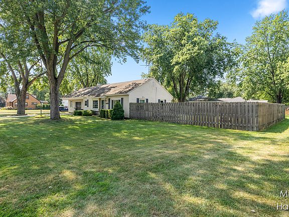 2nd image of 5439 Lawndale Ave