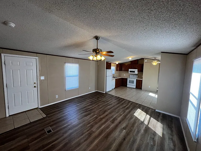 3900 Weston St — Photo 20