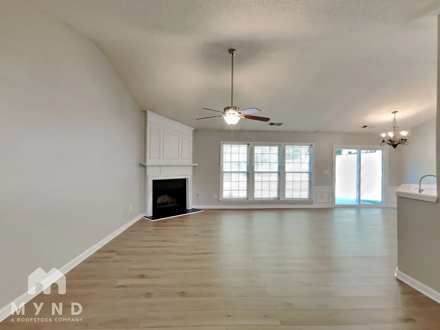 3 bed, 2.0 bath, 1508 sqft, $2,175 — Photo 3