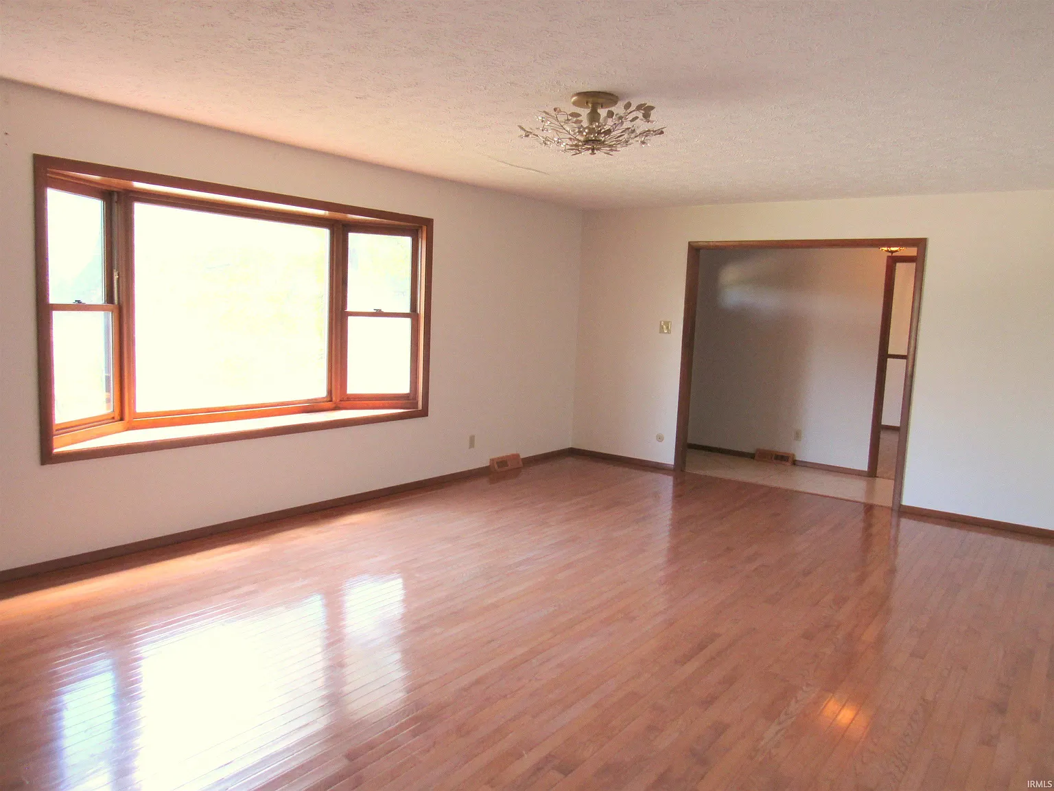 3 bed, 2.0 bath, 2278 sqft, $2,200 — Photo 3