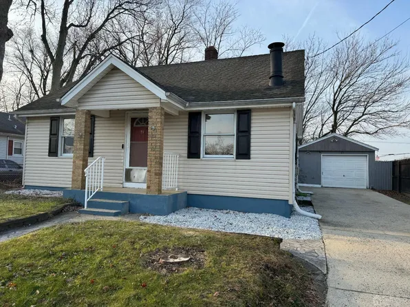 19 Roosevelt Ave, Laurence Harbor, NJ 08879