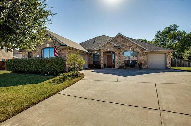 1st image of 103 Cactus Ct