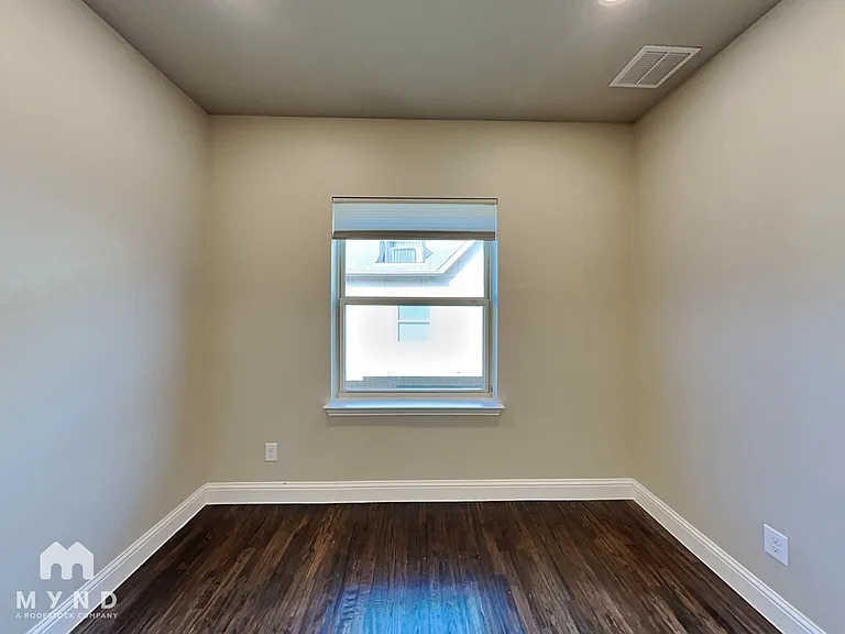 2805 Lindale Dr — Photo 10