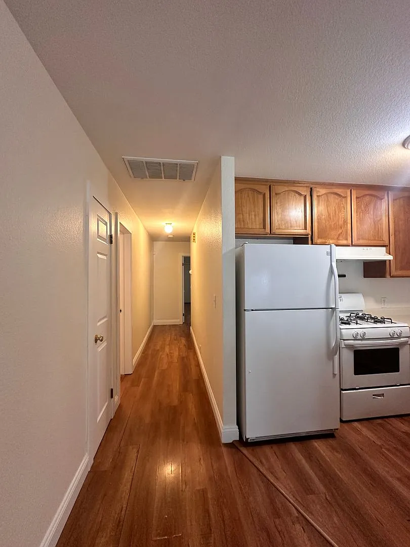 12th & E St 4-Plex — Photo 3