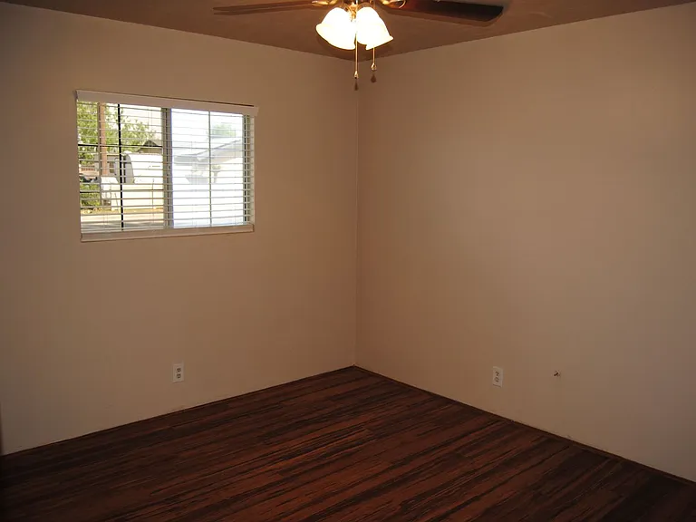 8817 Butternut Ave — Photo 9
