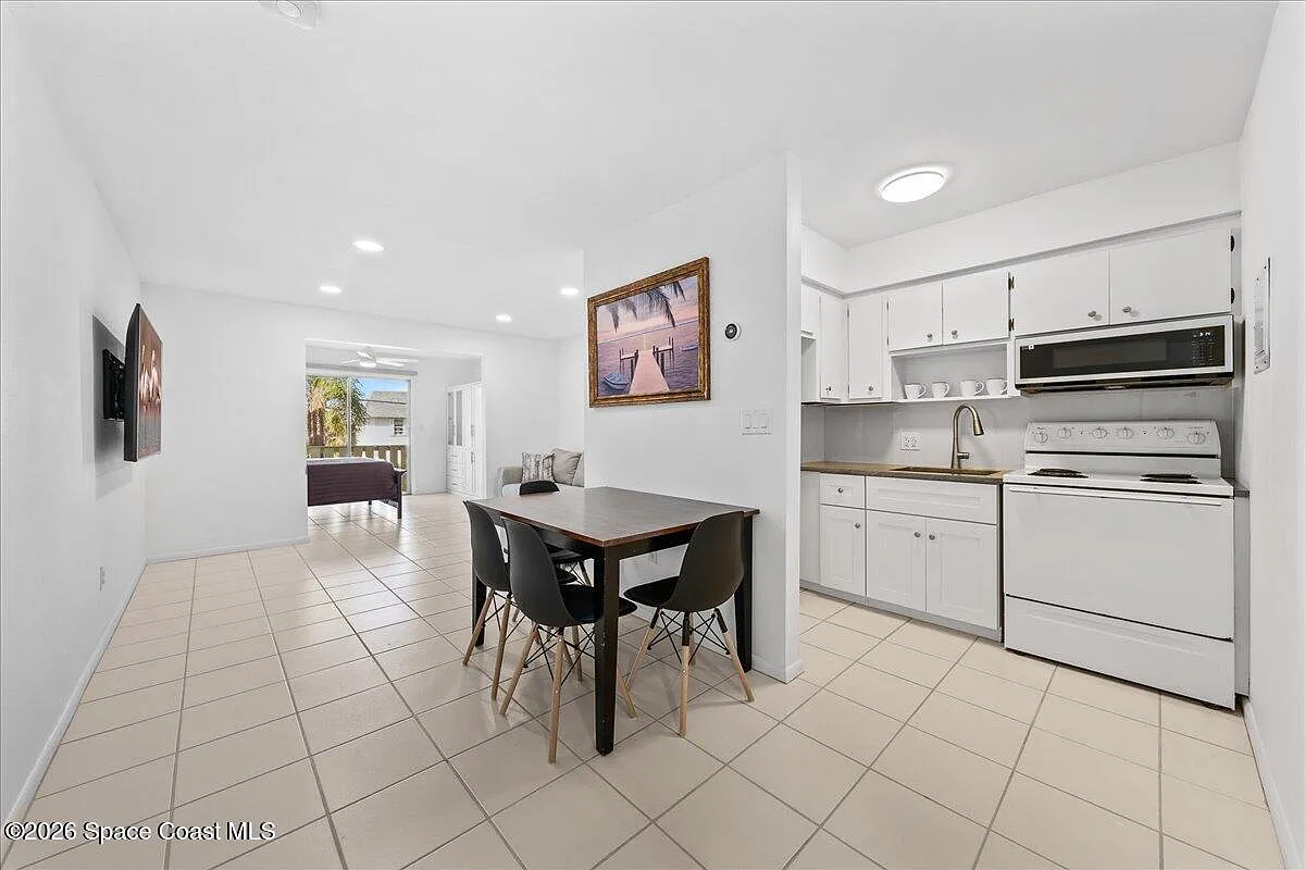 419 Ocean Ave — Photo 2
