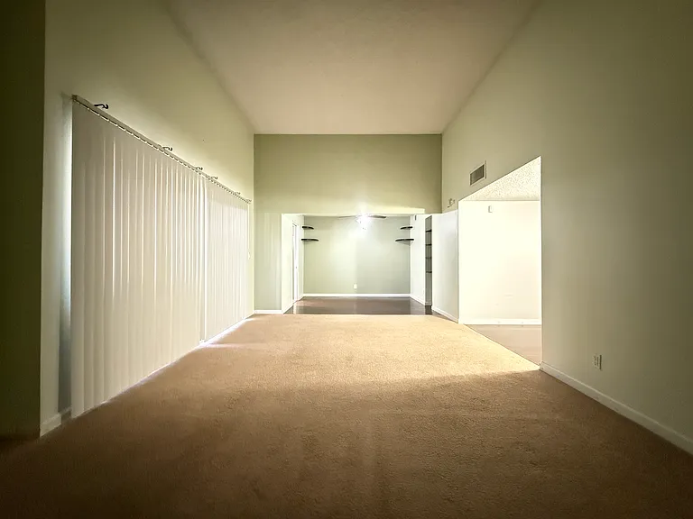 4272 Hampshire Green Ct — Photo 7