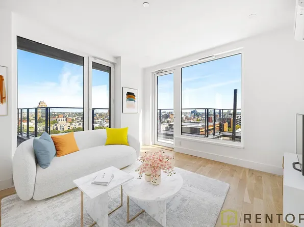 228 Berry Street image 2 of 22