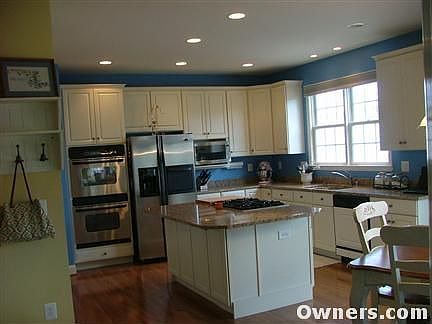 Gourmet kitchen w/ all bells and whistles