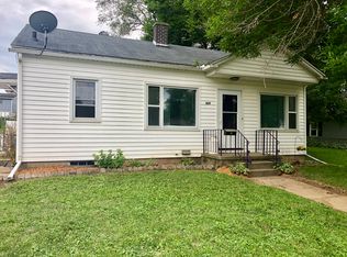 820 W Carroll St, Portage, WI 53901