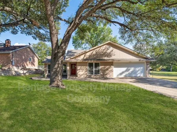 1174 Mooncrest Dr, New Braunfels, TX 78130