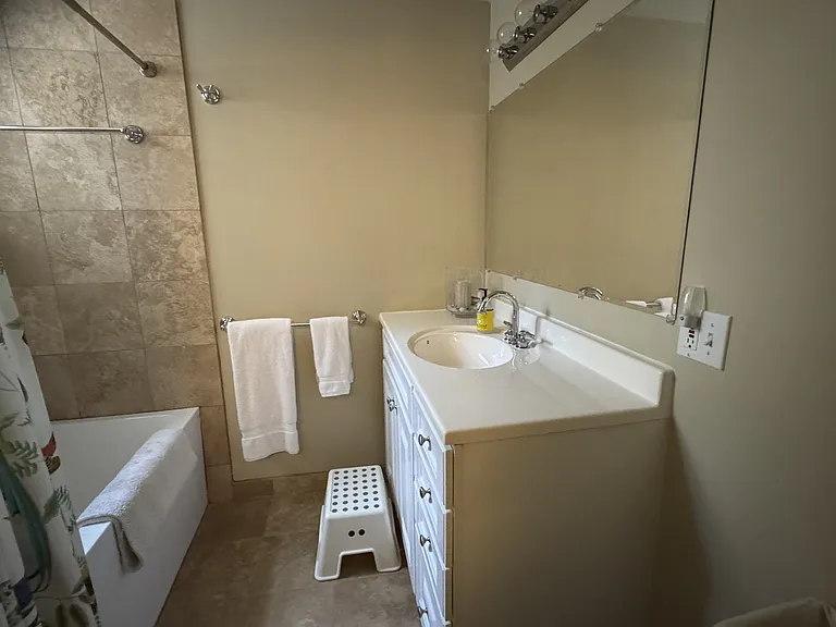 1706 W Byron St — Photo 11