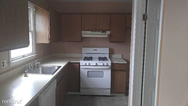 2nd image of 190 Jacoby St
