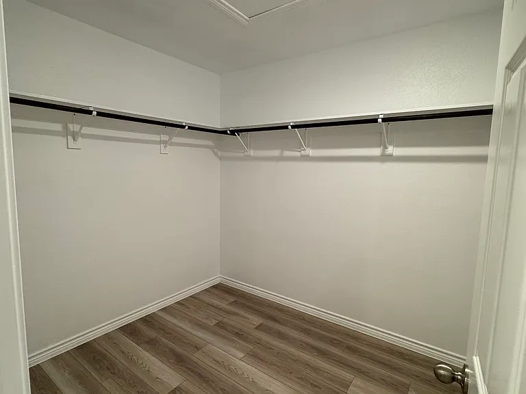 1645 Pleasant Dr — Photo 17
