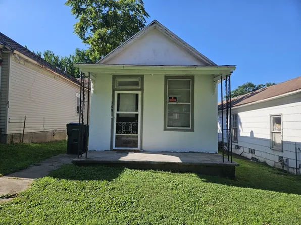 709 Seneca St, Leavenworth, KS 66048