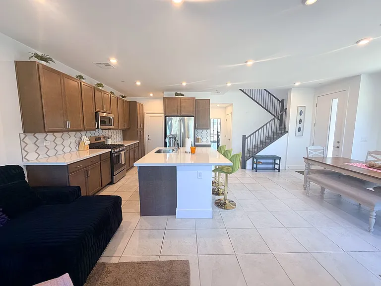 4318 Eagle Summit Ave — Photo 3